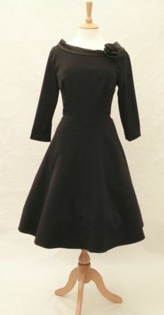 Robe noire année 60
