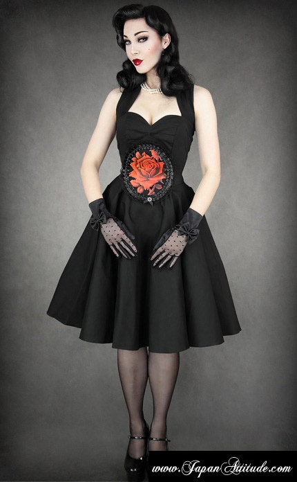 Robe noire pin up