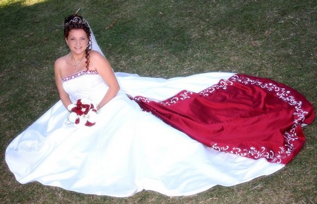 Robe de mariée blanche rouge