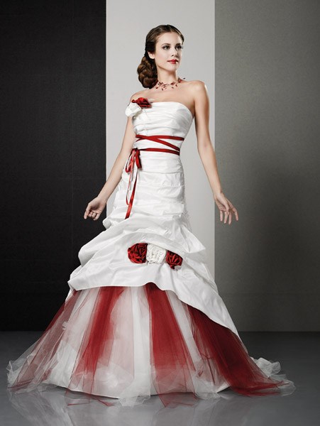 Robe de mariée blanche rouge