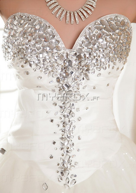 Robe de mariée avec diamant