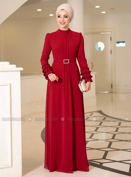 Robe rouge col montant