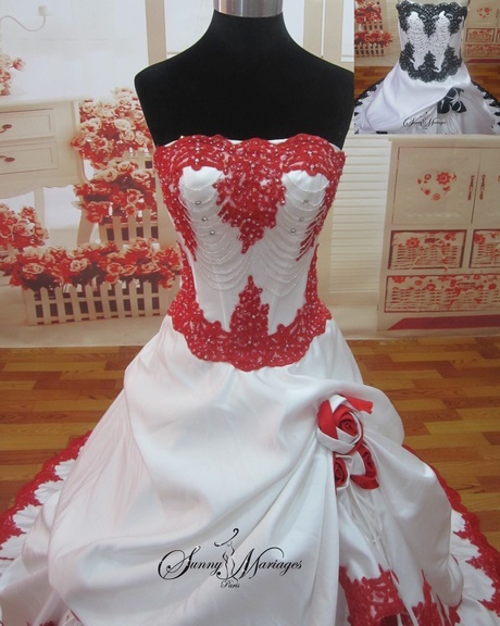 Robe de mariée rouge et blanche courte