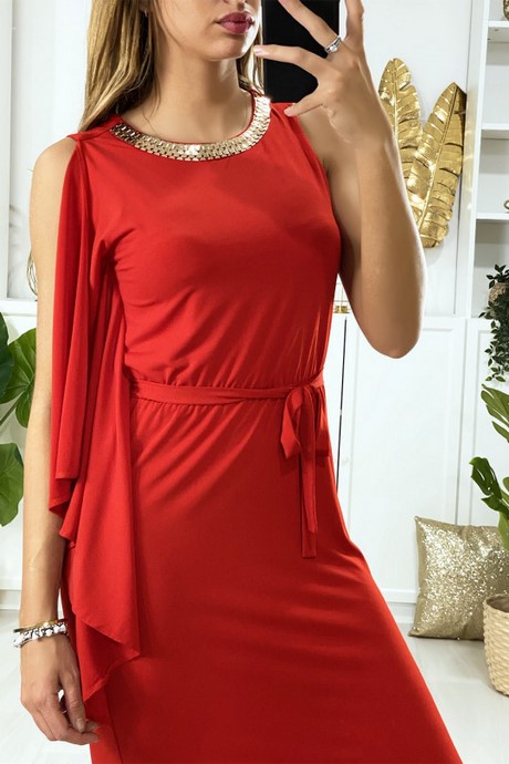 Longue robe rouge de soirée