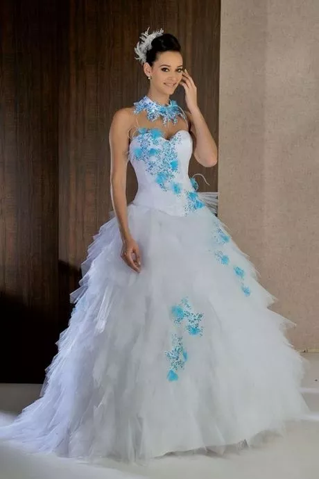 Robe turquoise et blanche