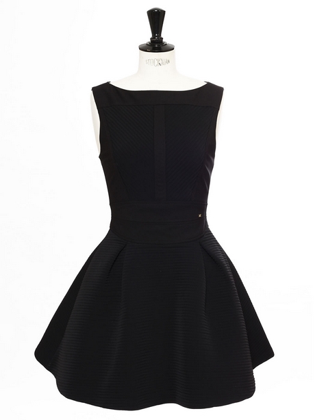 Petite robe noire simple